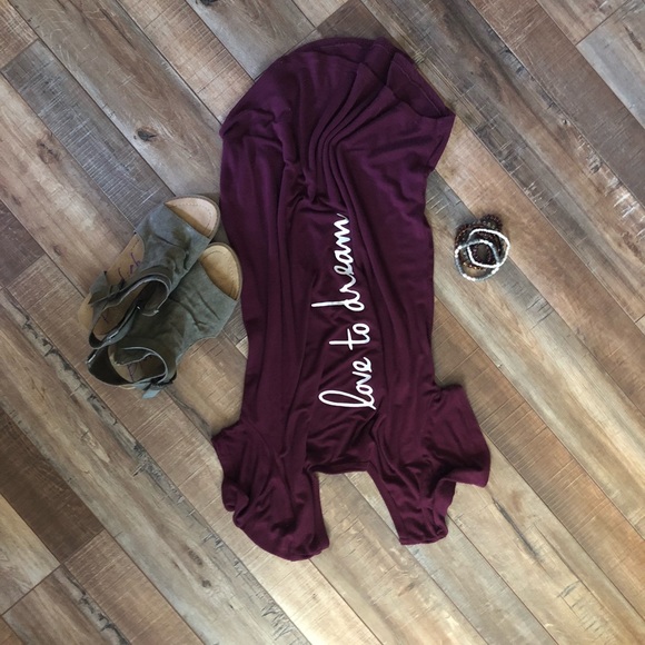 3/ $10 Maroon top - Picture 5 of 5